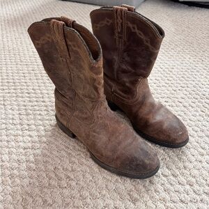 Ariat Heritage Roper Western Boots - Cowboy Boots